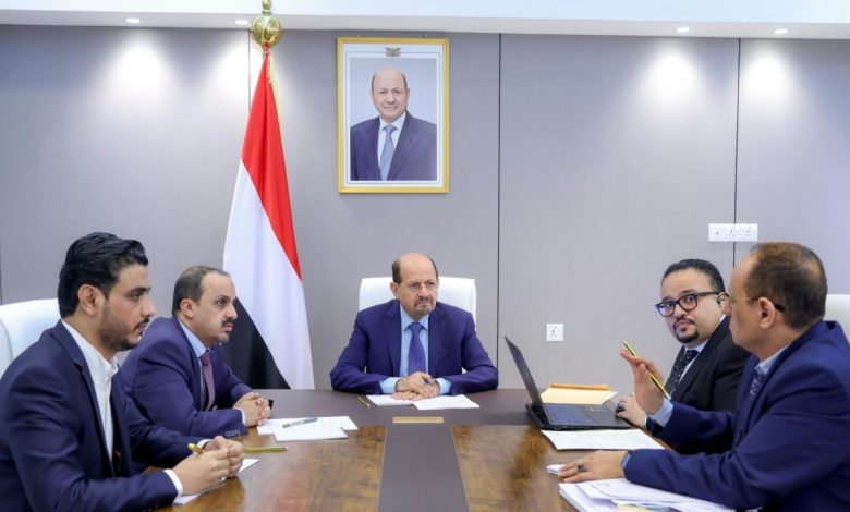 رئيس الوزراء يوجّه باستكمال مشروع رقمنة وتوثيق أرشيف إذاعة وتلفزيون عدن