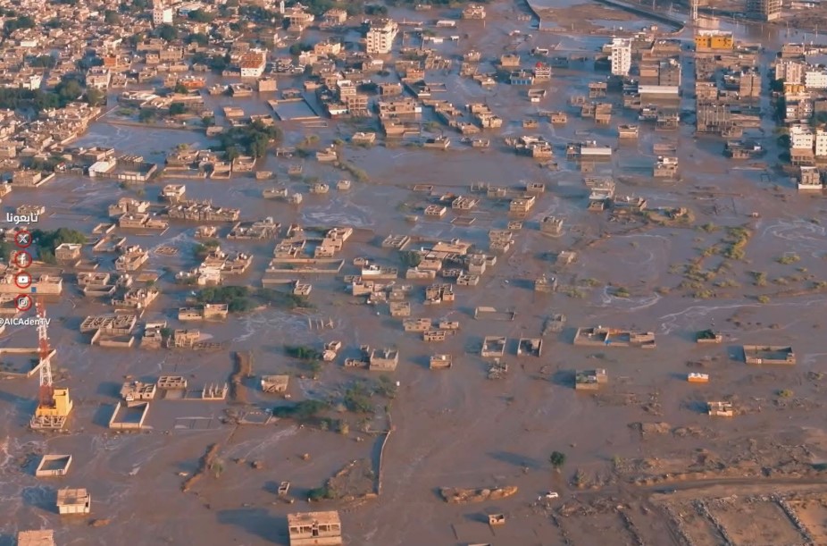 الحكومة تقر تنفيذ مشروع "الممر المائي" في عدن لمواجهة أضرار السيول