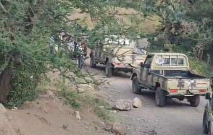 إب.. مليشيا الحوثي تخطف مواطنين رفضوا إنشاء "كسارة" في ذي السفال