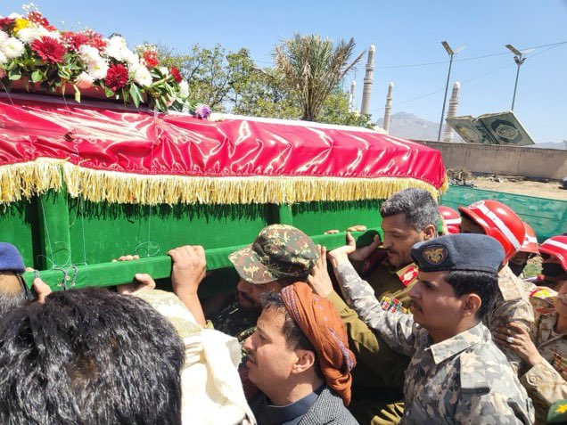 قيادات المليشيا تغيب عن جنازة "الغماري".. هل انهارت الثقة داخل المنظومة الحوثية؟