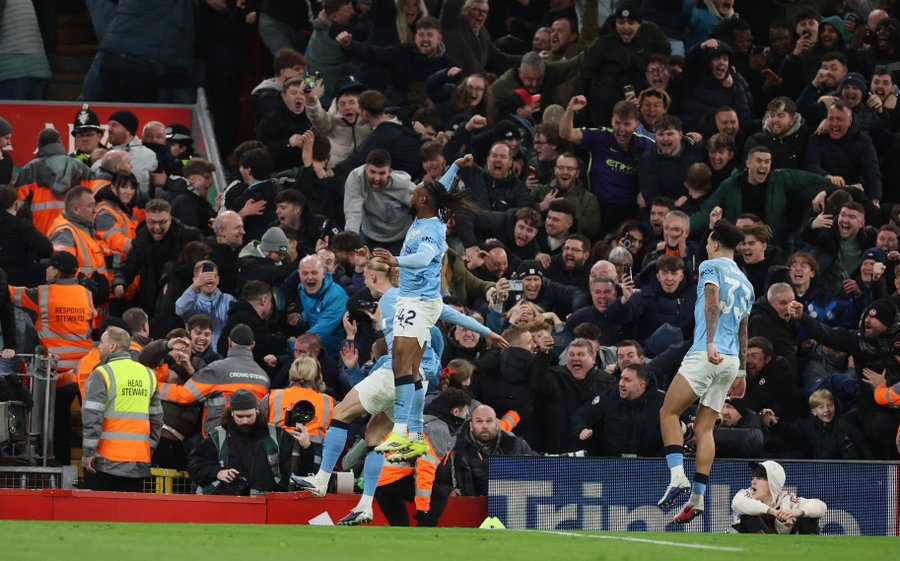 مانشستر سيتي ينتزع فوزاً أمام ليفربول في مباراة مثيرة