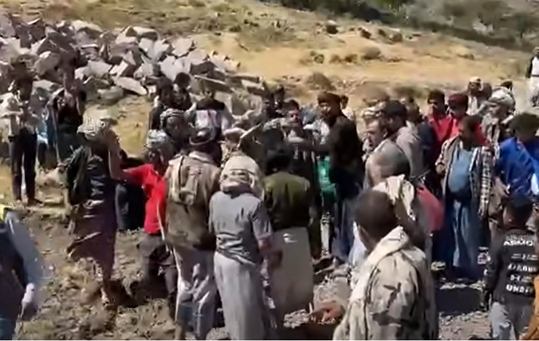 إب.. مساعٍ حوثية للسطو على مقبرة في إحدى بلدات السياني وسط رفض شعبي