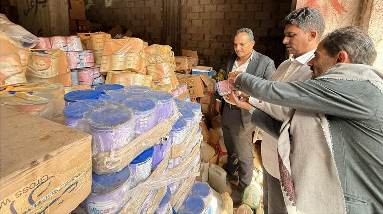 إب.. صغار التجار وملاك المحلات التجارية يشكون من الجبايات الحوثية المتواصلة