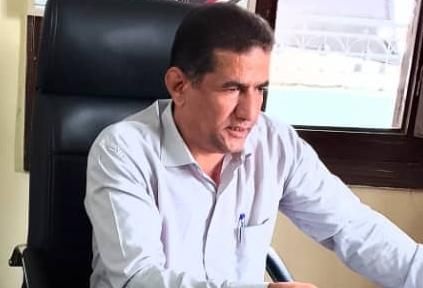 تعز.. جنود المقاومة الوطنية يعتدون على قيادة مديرية مقبنة أثناء توجههم لتنفيذ مهام رسمية