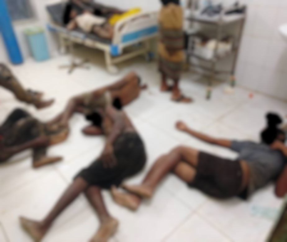 شرطة أبين: تم دفن 56 من ضحايا قارب المهاجرين الأفارقة وما زلنا نبحث عن بقية الضحايا