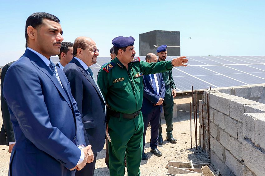 رئيس الوزراء يدشن العمل بوزارة الداخلية في عدن في أول زيارة من نوعها منذ 2015