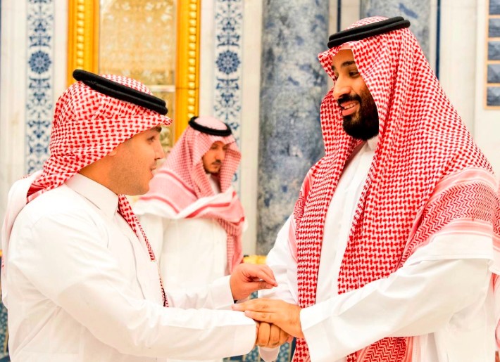 كاتب سعودي: الزبيدي عطّل معركة تحرير صنعاء بدوافع وأطماع شخصية