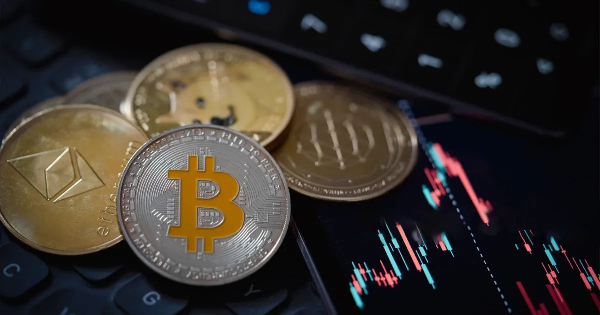 مشروعون يطالبون بالتحقيق بصفقة عملات رقمية بين عائلة ترامب وأبوظبي