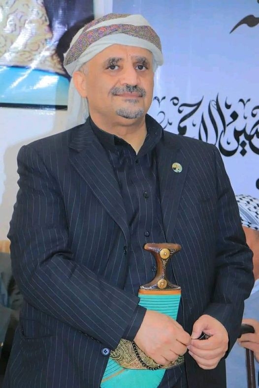 شيخ قبلي يتحدث عن تحركات حوثية للاستيلاء على منزل الشيخ حمير الأحمر بصنعاء