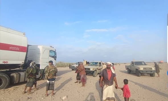 أمن أبين يشتبك مع مسلحين ويُفشل احتجاز ناقلات وقود كهرباء عدن في أحور