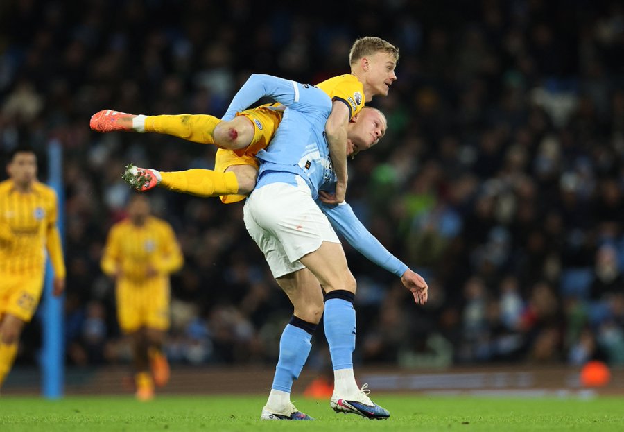 مانشستر سيتي يتعثر بالتعادل أمام برايتون وتشلسي يخسر في ميدان فولهام