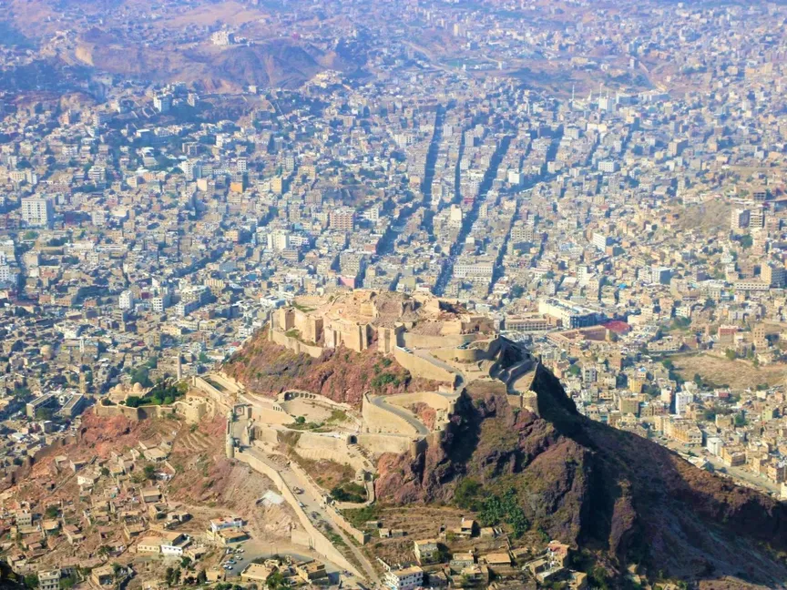 تعز.. إصابة مواطن برصاص قناص تابع لمليشيا الحوثي