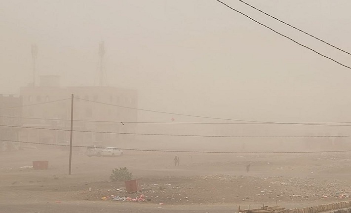 أمطار غزيرة وعاصفة رياح شديدة تضرب مأرب وسط مناشدات لإنقاذ النازحين المتضررين