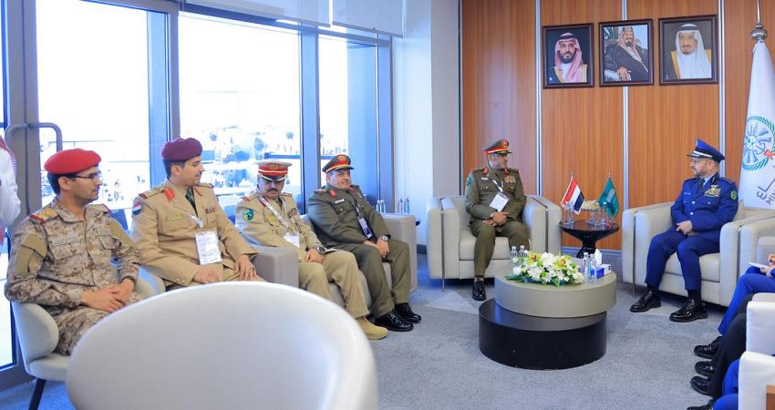 مباحثات يمنية سعودية حول تعزيز التعاون العسكري وتطوير الشراكة الدفاعية