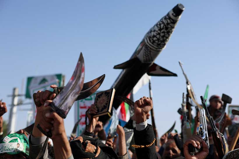 تحليل أوروبي: هجمات الحوثيين في البحر الأحمر يبرز الحاجة لتحول جذري في استراتيجية الأمن العالمي