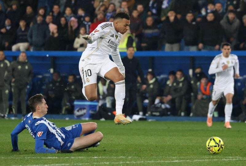 ريال مدريد يفوز بصعوبة في أرض ألافيس