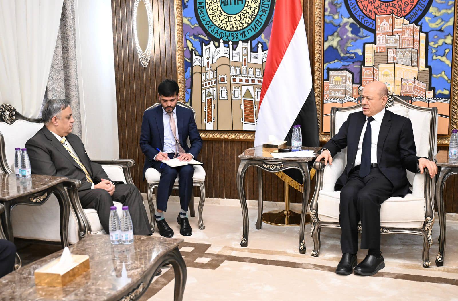 العليمي: نتطلع إلى تسهيلات أكبر لاستيراد القمح الهندي بأسعار تفضيلية