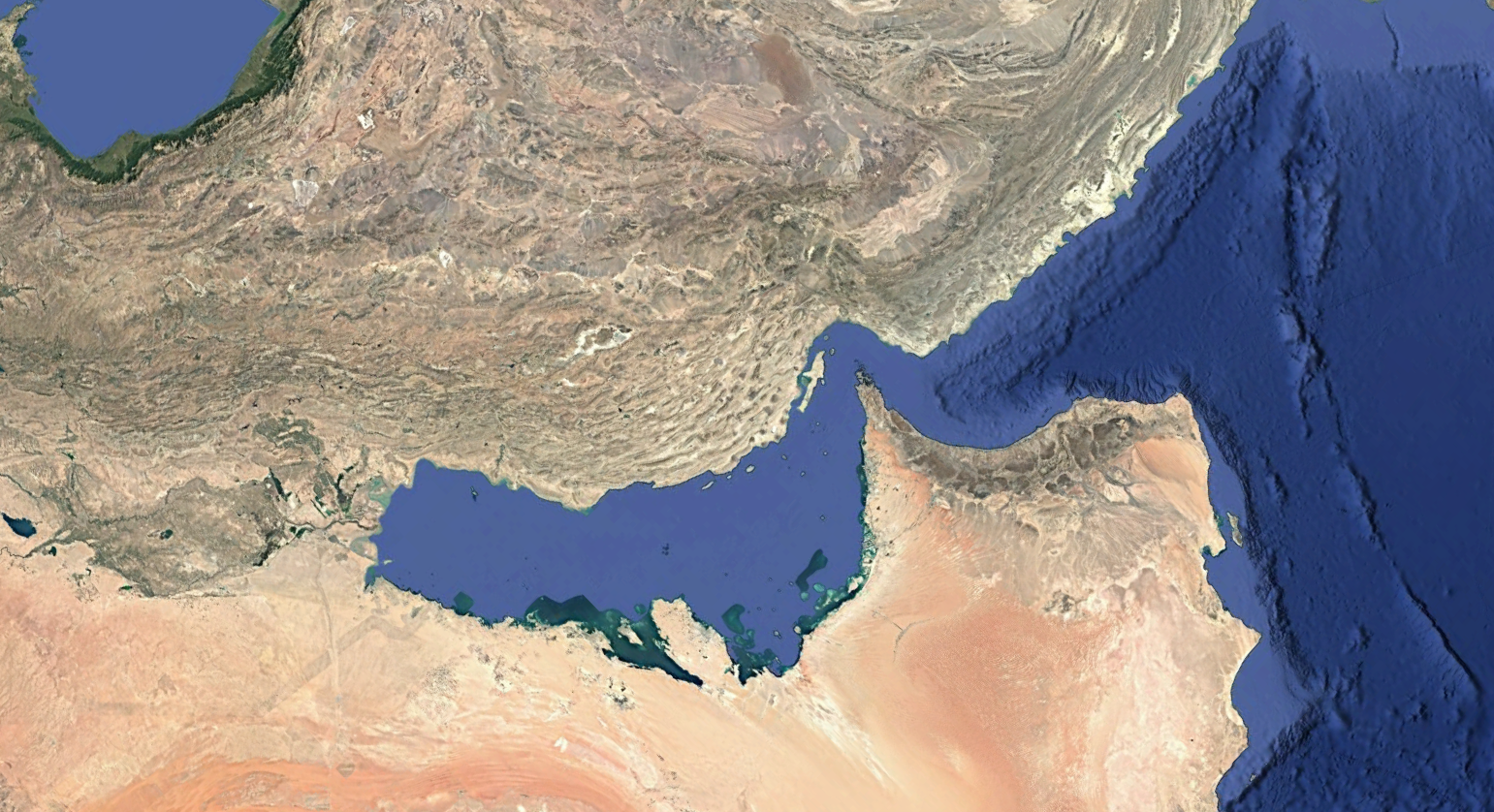 مسئول قطري سابق: مضيق هرمز ليس ورقة تفاوض.. ولا يمكن تغييب دول الخليج عن أي مباحثات