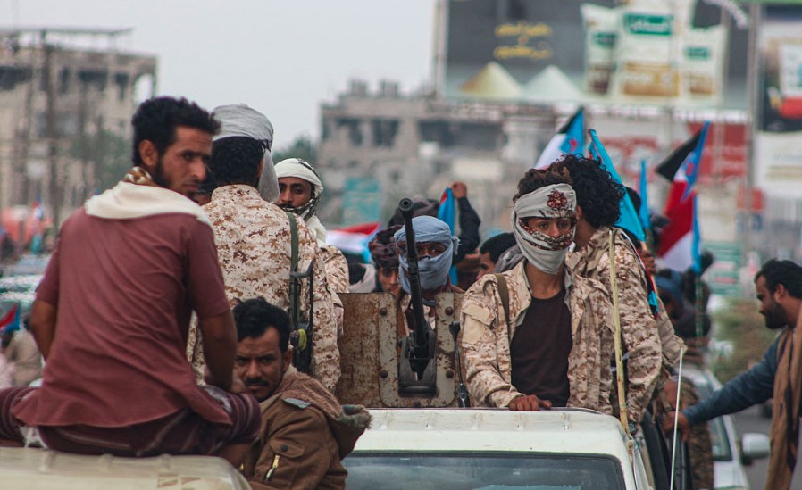 من الهدوء إلى ساحة الصراع: كيف فجّر التنافس السعودي–الإماراتي جبهة حضرموت والمهرة؟