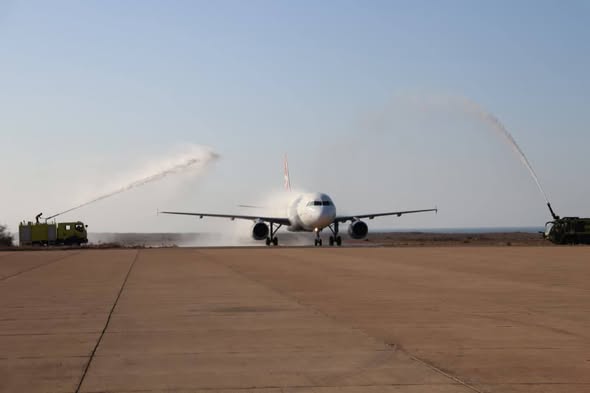 مطار سقطرى يستقبل أولى رحلات الخط الدولي الجديد بين جدة والأرخبيل