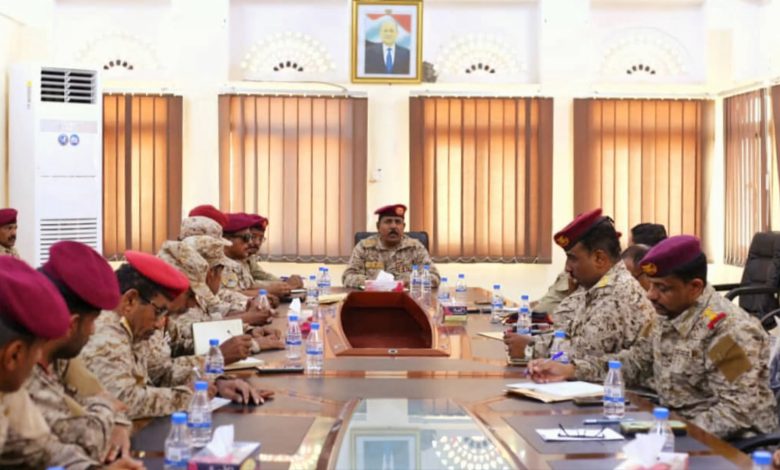 قائد المنطقة الثانية: كل من تورط بالإضرار بالمؤسسة العسكرية سينال جزاءه ترسيخًا لهيبة الدولة