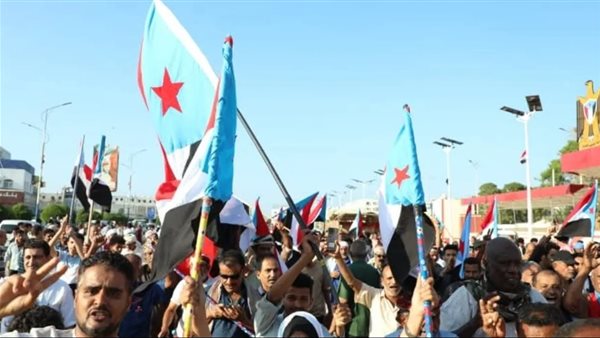 الانتقالي في مأزق.. فشل في حشد أنصاره ويواصل التمرد على اتفاق الانسحاب