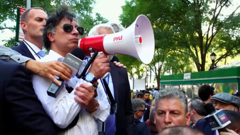 رئيس كولومبيا يتظاهر بنيويورك ويدعو لإنشاء جيش لتحرير فلسطين