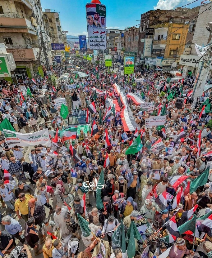 من تعز إلى المهرة.. إجماع يمني على رفض العدوان الإيراني على السعودية ودول الخليج (تقرير)