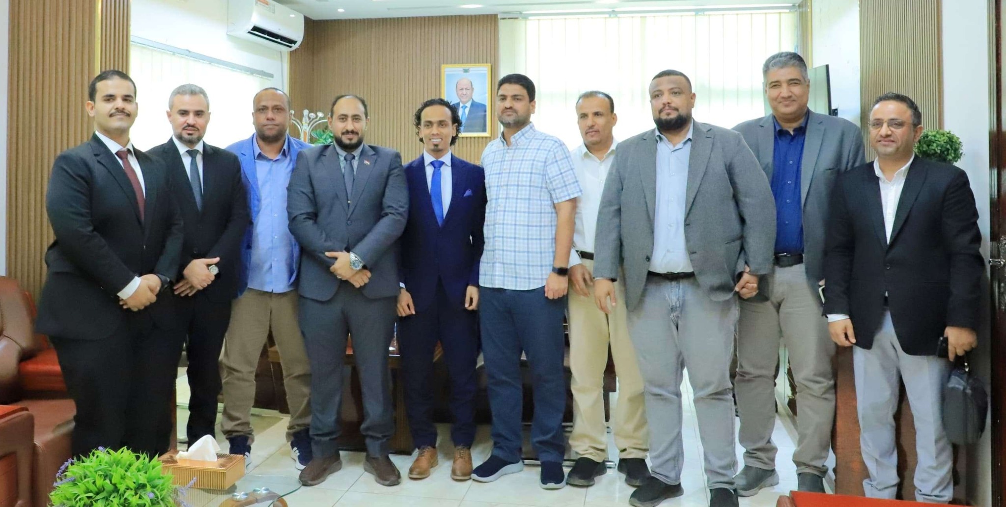 تنفيذا لأوامر الزبيدي.. عدن: قيادات الانتقالي تقتحم مكتب نائب وزير الإعلام حسين باسليم