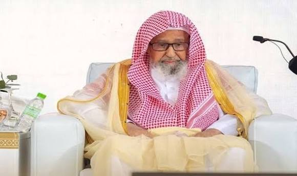 مفتي السعودية: جماعة الحوثي فاسدة العقيدة والمنهج تكفر الصحابة وتستحل الدماء فكونوا صفا واحدا تجاهها
