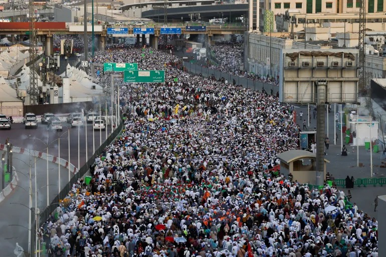 السعودية تعلن نجاح حج هذا العام والحجاج يواصلون أداء الشعائر