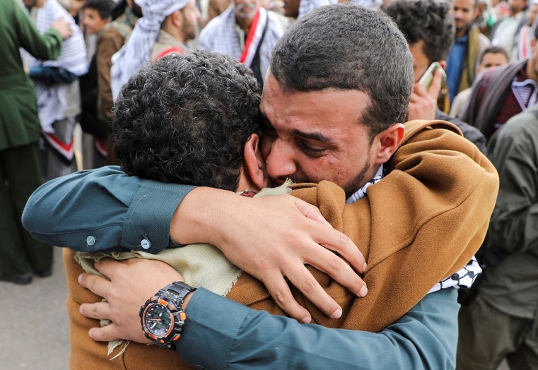 الحكومة اليمنية: الحوثيون يعرقلون جهود الإفراج عن المعتقلين والمخفيين قسراً وفق مبدأ (الكل مقابل الكل)