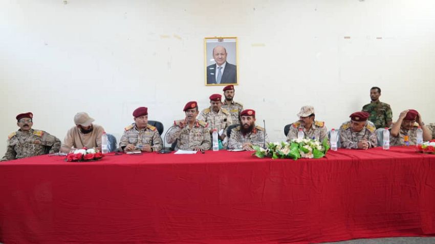 عدن.. المنطقة العسكرية الرابعة تشهد مراسم الاستلام والتسليم لقيادتها