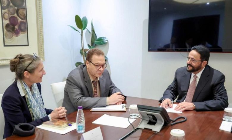 العرادة يؤكد أن التحديات الراهنة تتطلب تضافر الجهود الوطنية وتعزيز الدعم الدولي
