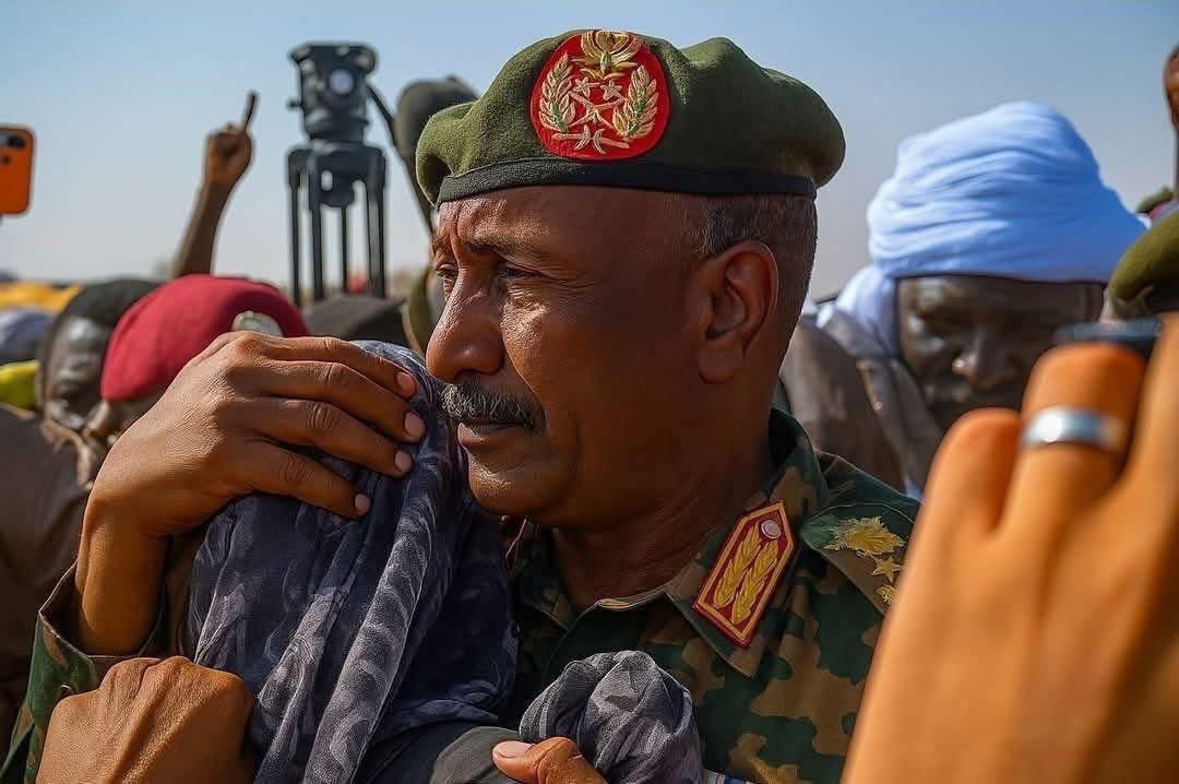 السودان.. البرهان يعلن التعبئة العامة ويدعو القادرين على حمل السلاح للتقدم