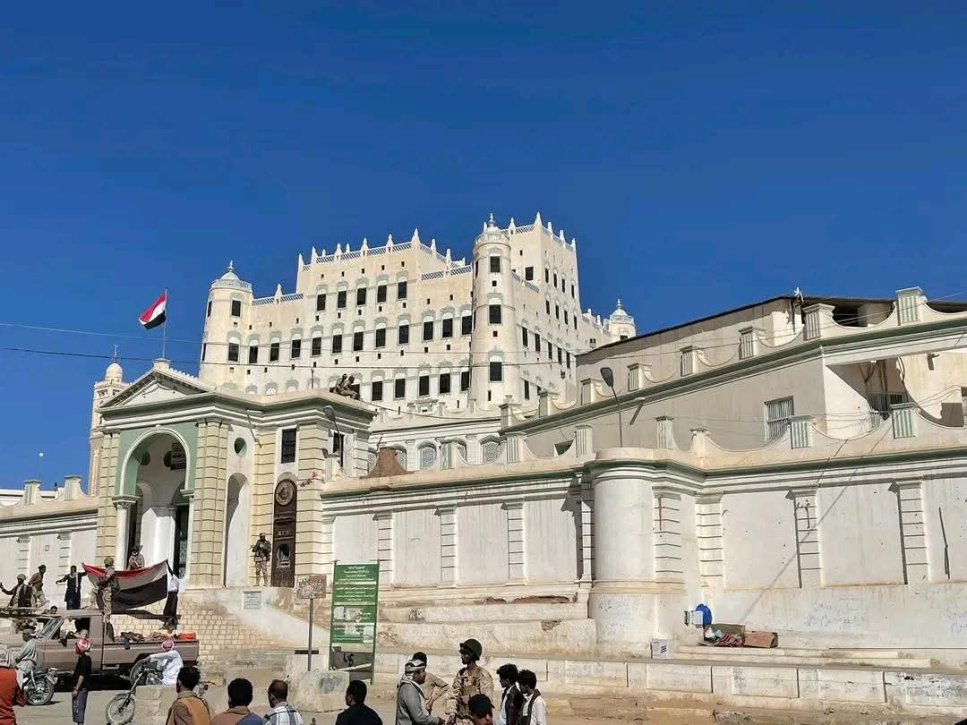 نيويورك تايمز: استعادة القوات اليمنية أراضٍ من الانفصاليين تقلب موازين الصراع 