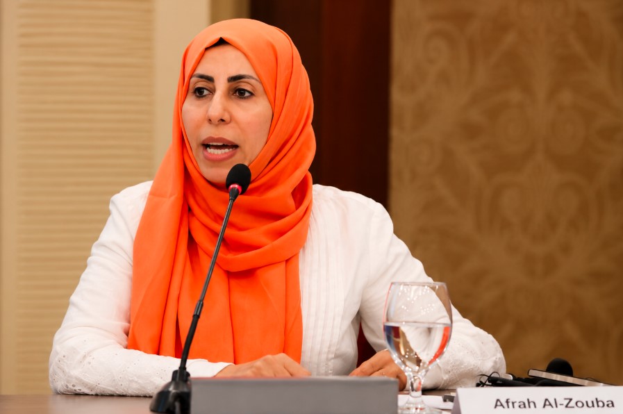 أفراح الزوبة.. أول امرأة تتولى وزارة الخارجية اليمنية