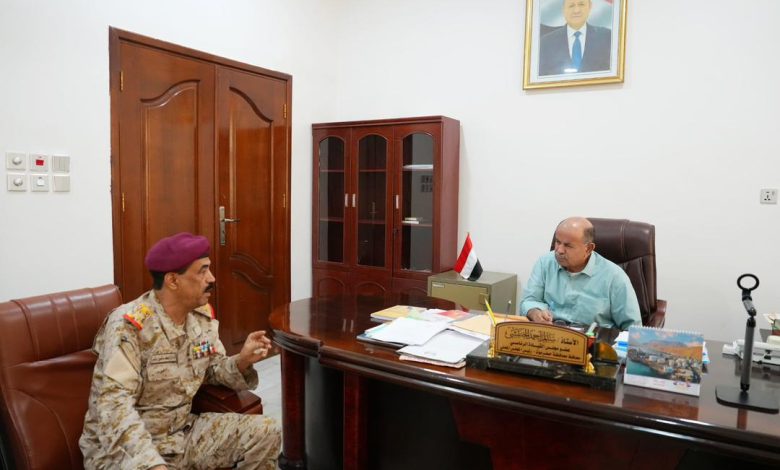 الخنبشي يشدد على إغلاق ملف المخفيين قسرياً وتعزيز التنسيق العسكري في حضرموت