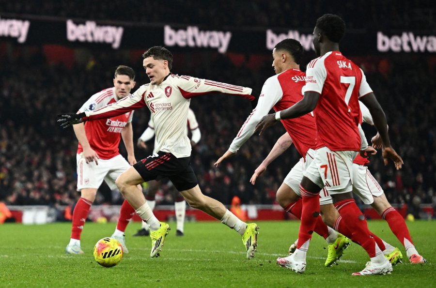 مواجهة أرسنال وليفربول تنتهي بتعادل سلبي باهت