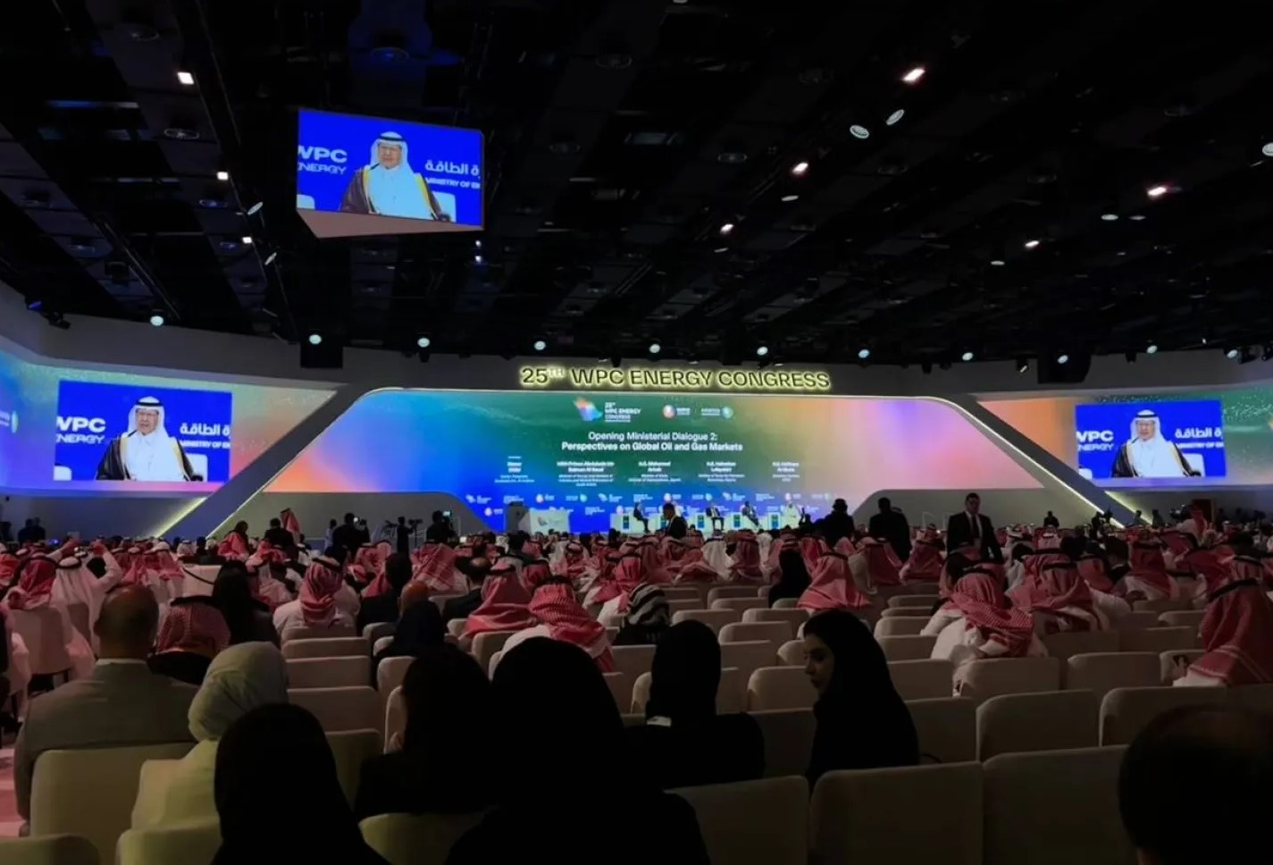 السعودية تعتزم توسعة خط "شرق-غرب" إلى 10 ملايين برميل يومياً