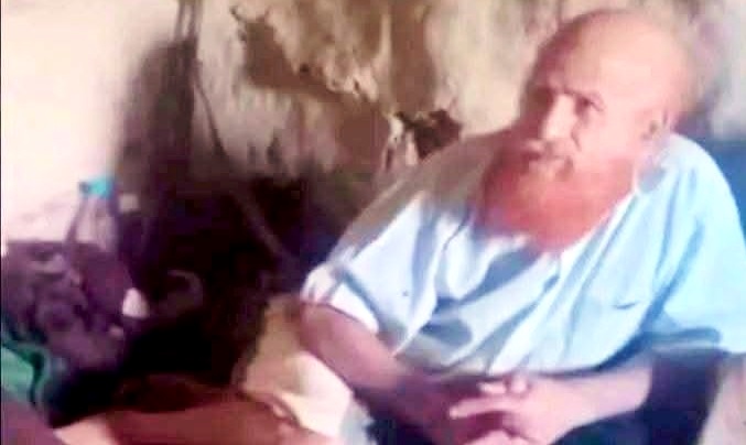 إب.. مليشيا الحوثي تقتل شيخاً مسناً وتخطف عدداً من أبنائه بالقفر