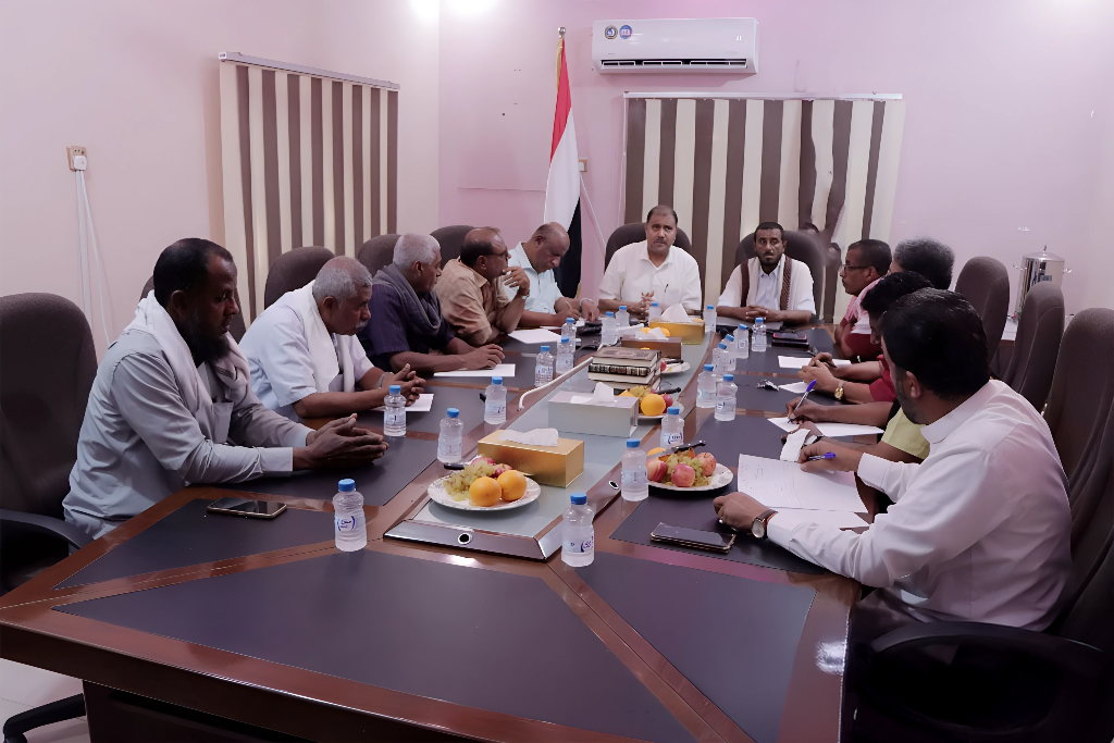 أحزاب حضرموت تحذّر من الانهيار وتدعو لتعيين محافظ جديد ينقذ المحافظة