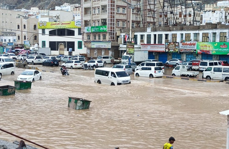 الإعلان عن تعليق العملية التعليمية في مدارس وجامعات حضرموت جرّاء الحالة المدارية