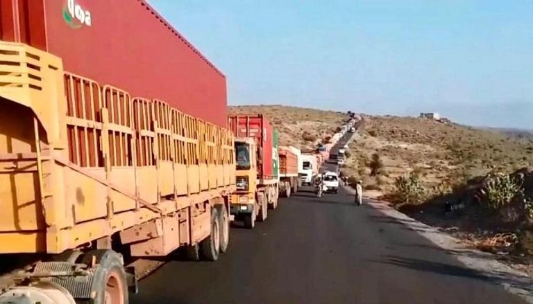 الغرفة التجارية في صنعاء تعلن إضراباً شاملاً في منافذ الحوثيين الجمركية