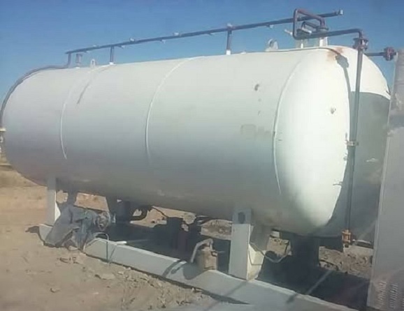 مليشيا الحوثي تمنح تصريحاً بإنشاء محطة غاز متنقلة داخل حي سكني بمدينة إب