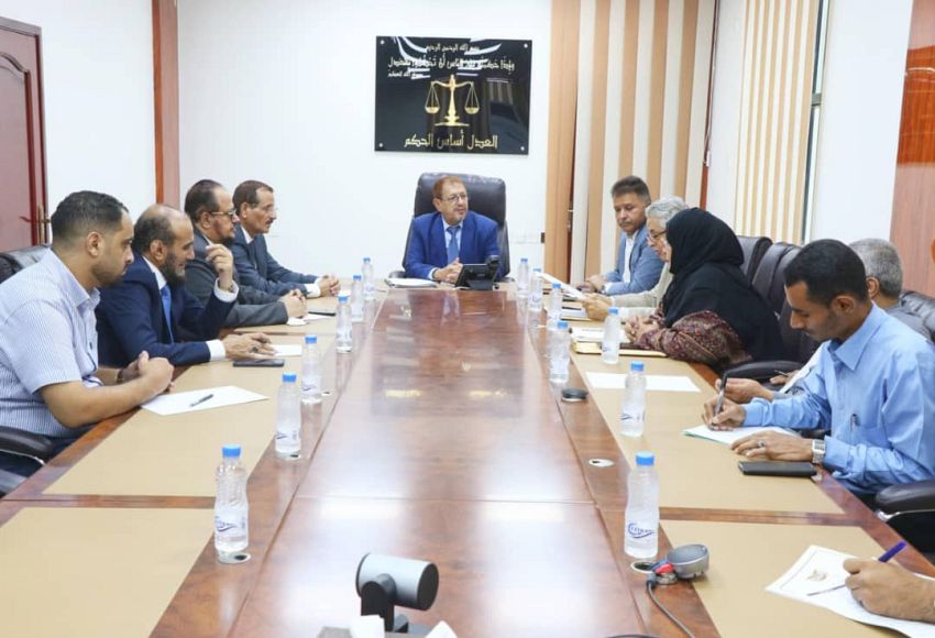 عدن.. القضاء الأعلى يحذر من تعطيل العدالة ويُلوّح بإجراءات ضد المخالفين