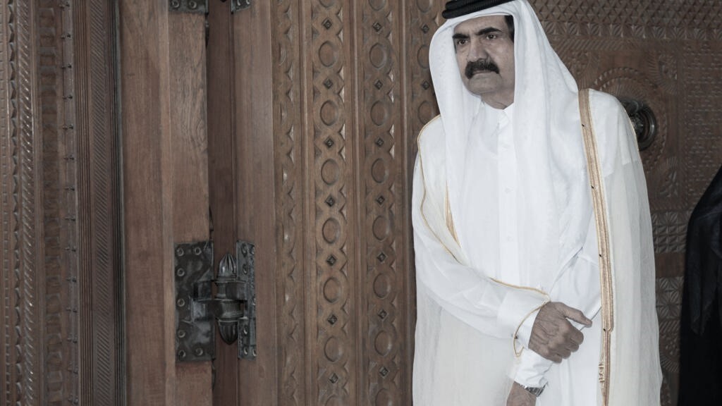 الشيخ حمد بن خليفة... الأمير الذي جعل قطر مؤثرة عالمياً  