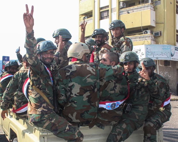 الغارديان: استيلاء القوات المدعومة من الإمارات على جنوب اليمن انتكاسة كبيرة للسعودية، والإنفصال خطوة سياسية محفوفة بالمخاطر