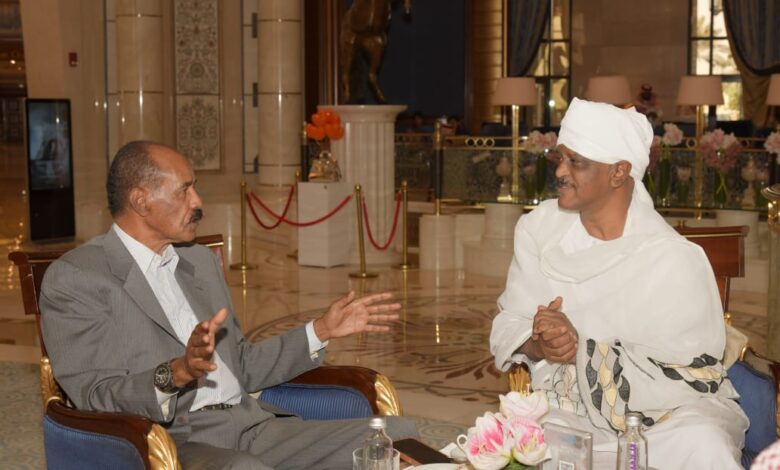 الرئيس الإريتري: قوى إقليمية تدعم مشاريع تقسيمية تهدد وحدة اليمن