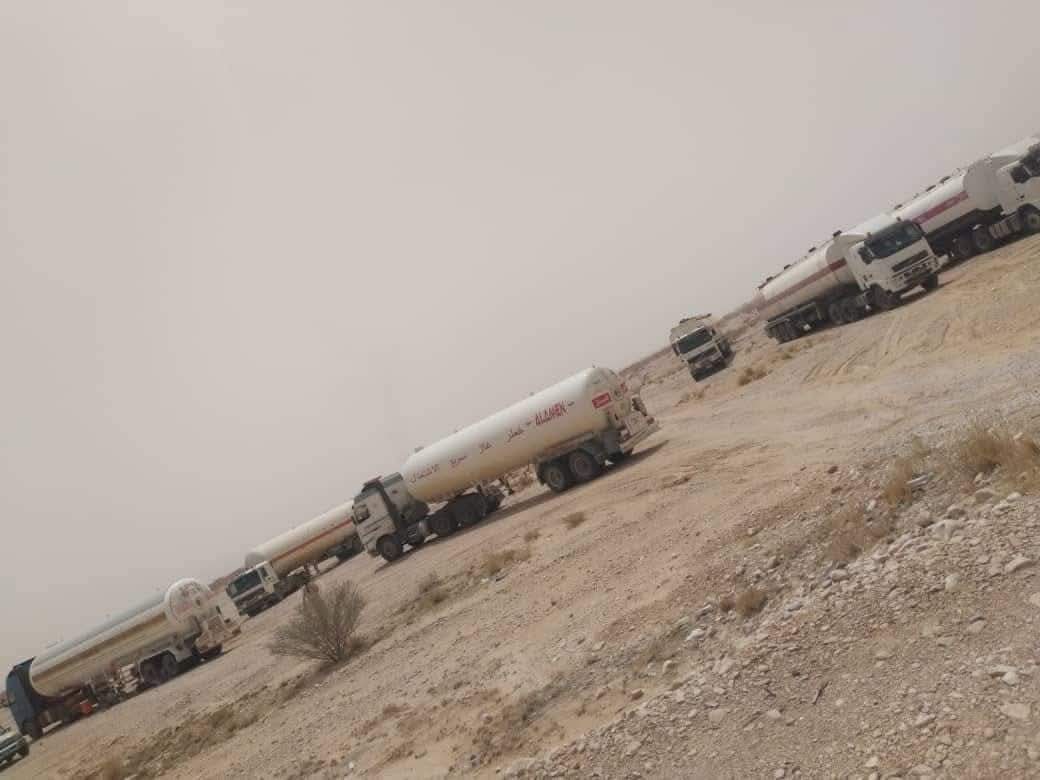 شبوة.. رفع القطاع القبلي في مدخل عتق بعد السماح بمرور شحنات الوقود من مأرب